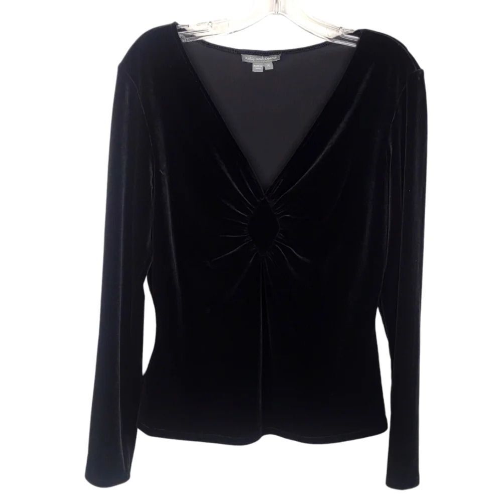 Kelly and Diane Black Velour Long Sleeve Vneck Top size Medium